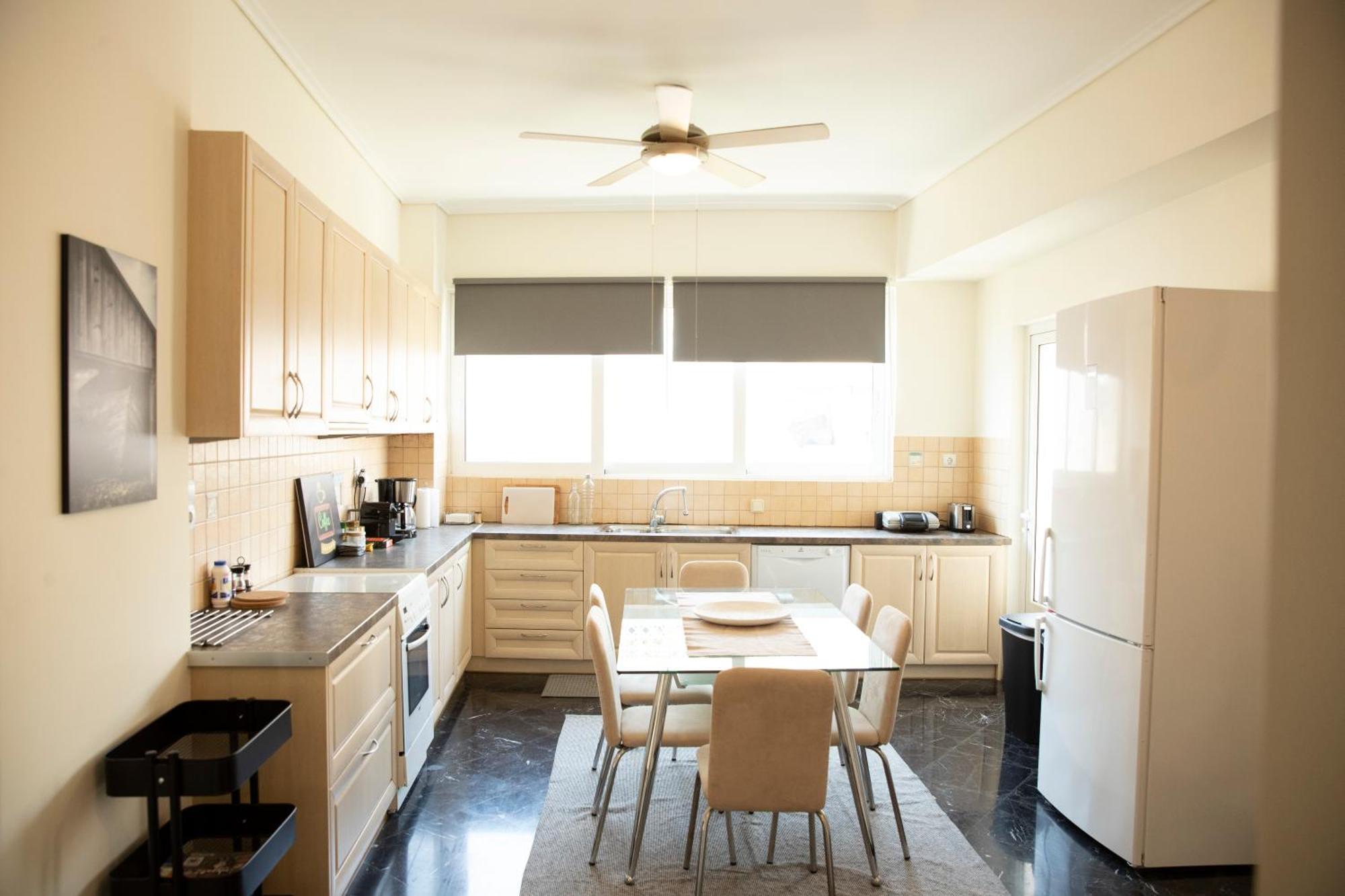 Spacious Glyfada Golf 4Br -Near Beach + Shops Athen Eksteriør billede